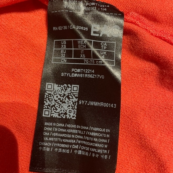 NWT GUESS cut out Rayon Viscose Sexy Knit Sweater top - Picture 5 of 7